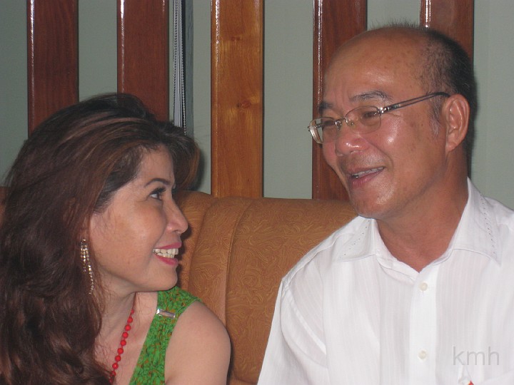 Mai Huong voi Thay Co Quan Thay Sinh_IMG_0092.jpg